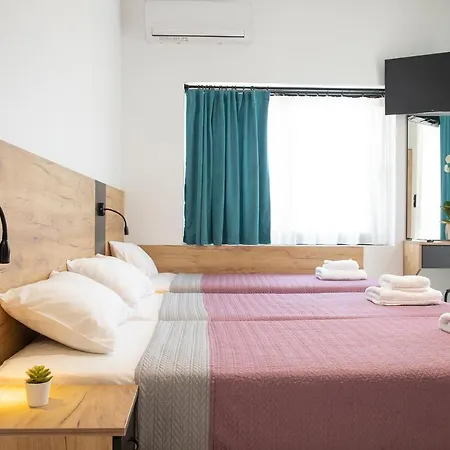 Aparthotel Chrisanthi *